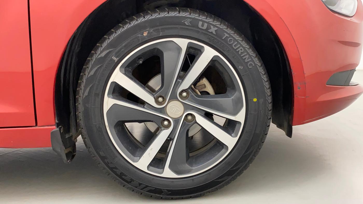 2020 Tata ALTROZ XZ PETROL, Petrol, Manual, 35,695 km, Right Front Wheel