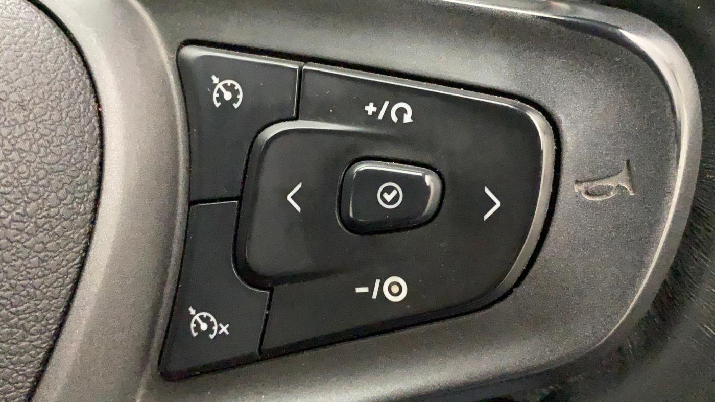 2020 Tata ALTROZ XZ PETROL, Petrol, Manual, 35,695 km, Adaptive Cruise Control