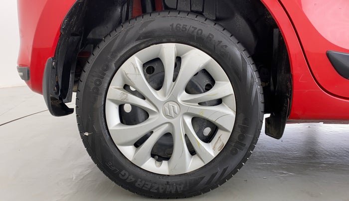 2018 Maruti Swift VXI AMT D, Petrol, Automatic, 57,653 km, Right Rear Wheel