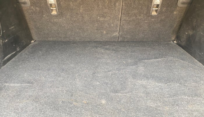 2018 Maruti S Cross ALPHA 1.3, Diesel, Manual, 63,445 km, Boot Inside