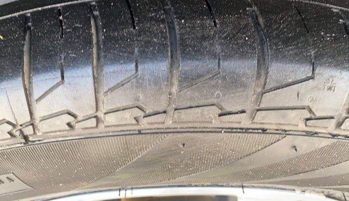 2018 Maruti S Cross ALPHA 1.3, Diesel, Manual, 63,445 km, Right Rear Tyre Tread