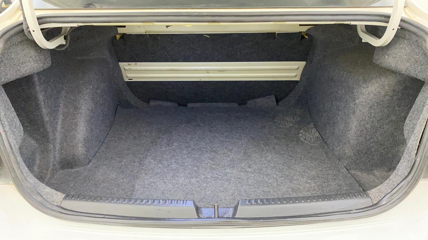 2014 Volkswagen Vento HIGHLINE PETROL AT, Petrol, Automatic, 92,803 km, Boot Inside