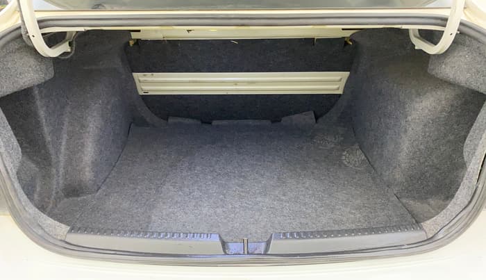 2014 Volkswagen Vento HIGHLINE PETROL AT, Petrol, Automatic, 92,803 km, Boot Inside