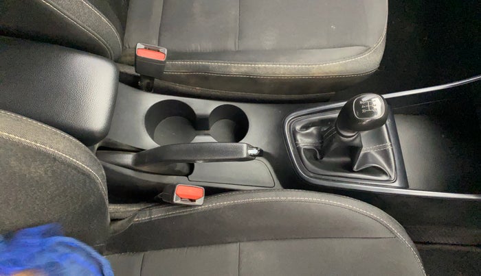 2021 Hyundai NEW I20 MAGNA 1.2 MT, Petrol, Manual, 73,888 km, Gear Lever