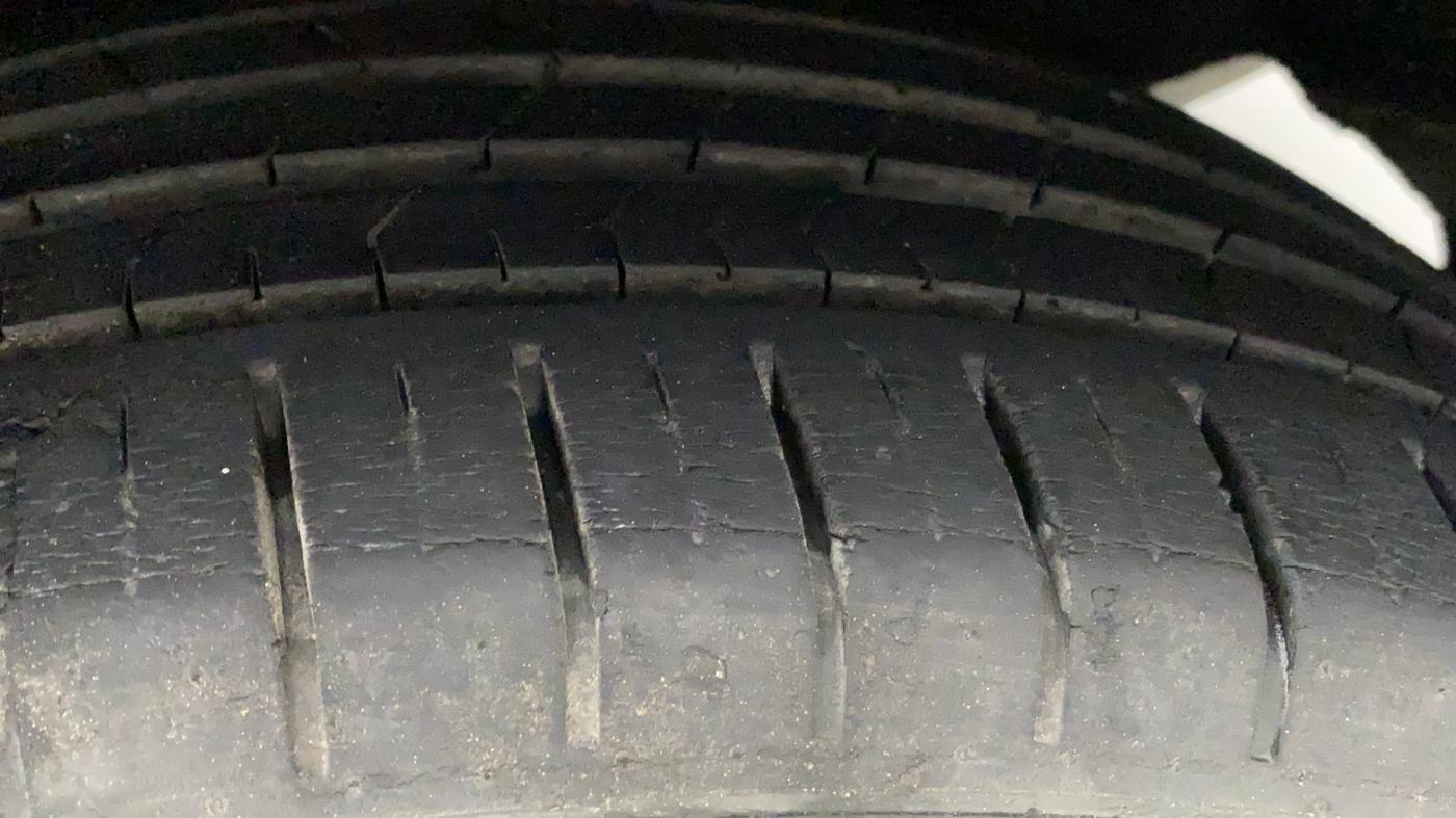 2016 Maruti Baleno ZETA PETROL 1.2, Petrol, Manual, 35,467 km, Left Rear Tyre Tread