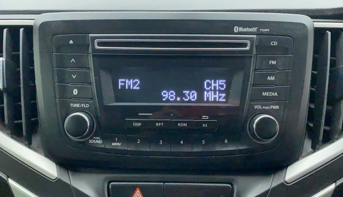 2016 Maruti Baleno ZETA PETROL 1.2, Petrol, Manual, 35,467 km, Infotainment System