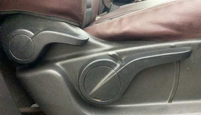 2013 Mahindra XUV500 W6, Diesel, Manual, 56,948 km, Driver Side Adjustment Panel