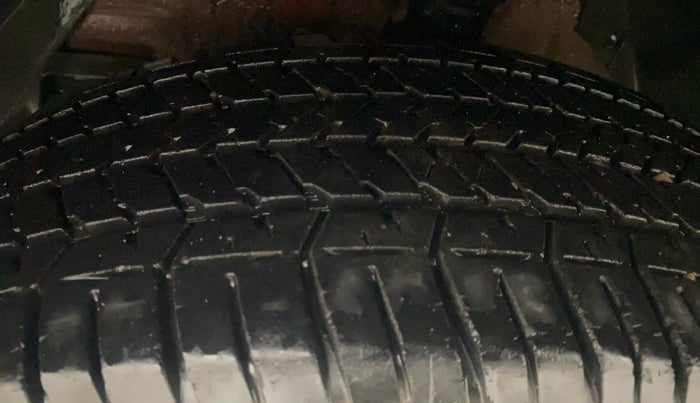 2013 Mahindra XUV500 W6, Diesel, Manual, 56,948 km, Left Front Tyre Tread