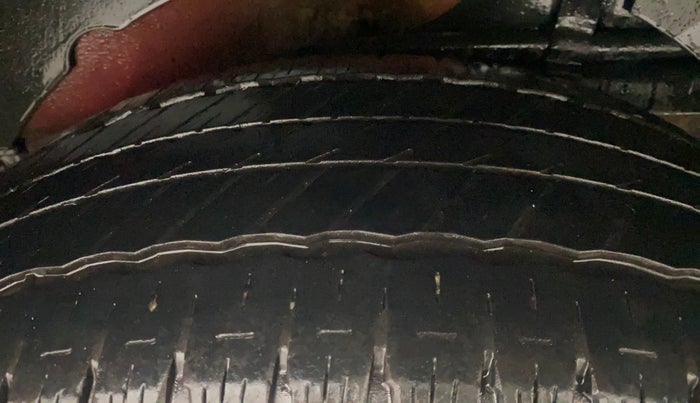 2013 Mahindra XUV500 W6, Diesel, Manual, 56,948 km, Left Rear Tyre Tread