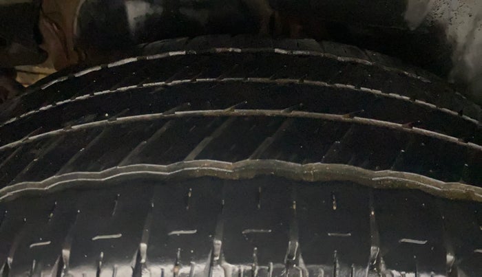 2013 Mahindra XUV500 W6, Diesel, Manual, 56,948 km, Right Rear Tyre Tread