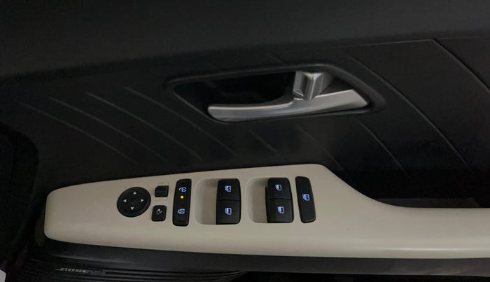 2023 Hyundai Verna SX(O) 1.5 MPI IVT , Petrol, Automatic, 37,010 km, Driver Side Door Panels Control