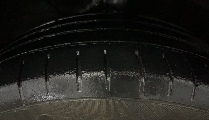 2017 Maruti Baleno ZETA PETROL 1.2, Petrol, Manual, 69,150 km, Left Front Tyre Tread