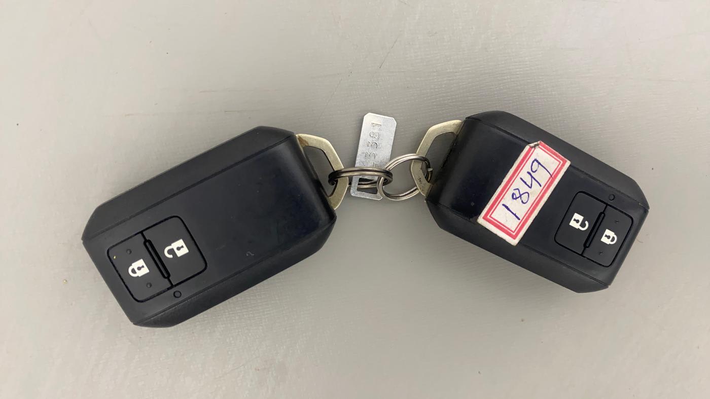 2022 Maruti XL6 ZETA AT, Petrol, Automatic, 37,084 km, Key Close Up