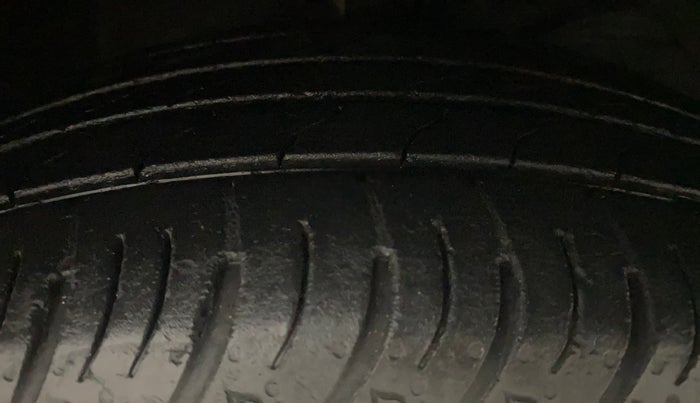 2022 Maruti XL6 ZETA AT, Petrol, Automatic, 37,084 km, Right Front Tyre Tread