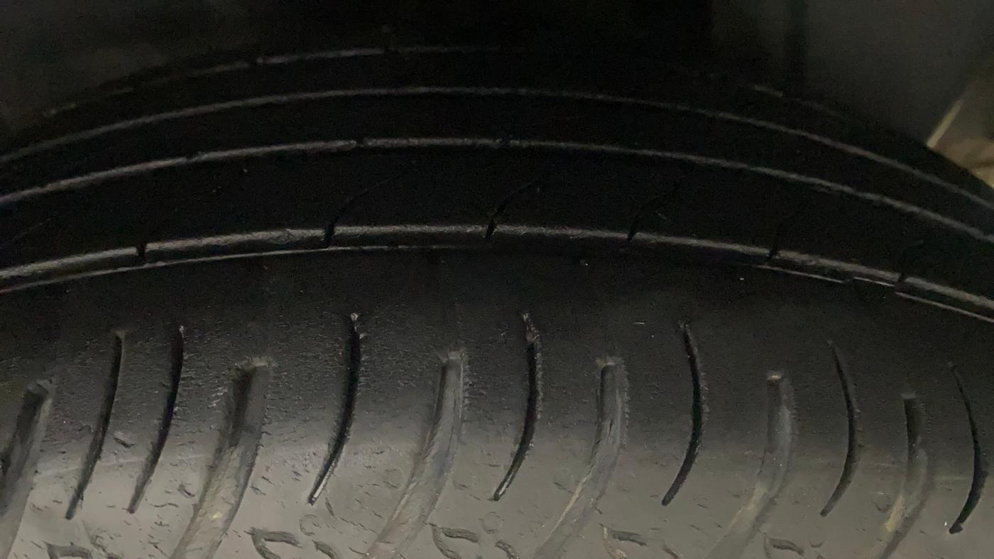 2022 Maruti XL6 ZETA AT, Petrol, Automatic, 37,084 km, Left Rear Tyre Tread