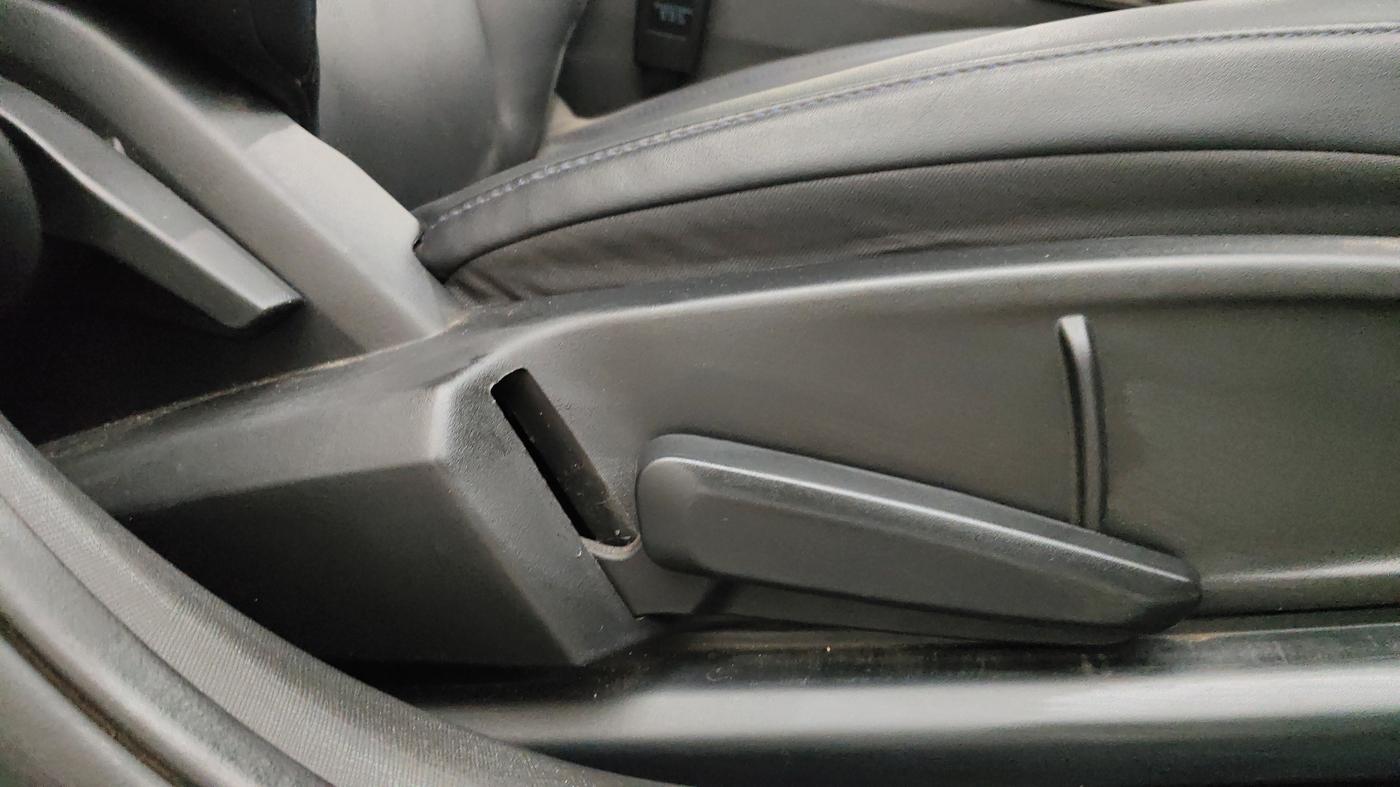 2022 Tata ALTROZ XZ PLUS PETROL DARK EDITION, Petrol, Manual, 43,220 km, Driver Side Adjustment Panel