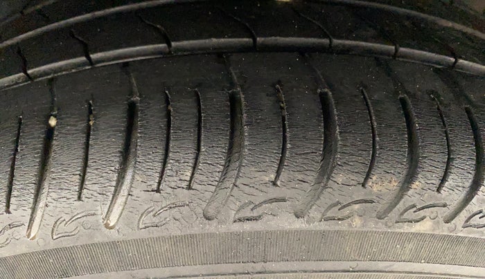 2016 Tata Tiago XZ PETROL, Petrol, Manual, 65,245 km, Left Rear Tyre Tread