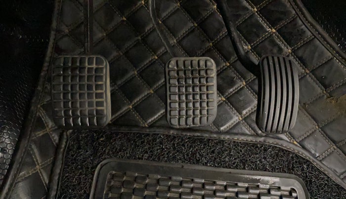 2016 Tata Tiago XZ PETROL, Petrol, Manual, 65,245 km, Pedals