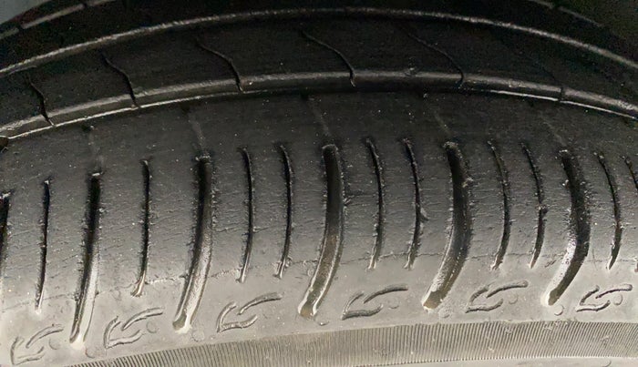 2016 Tata Tiago XZ PETROL, Petrol, Manual, 65,245 km, Left Front Tyre Tread