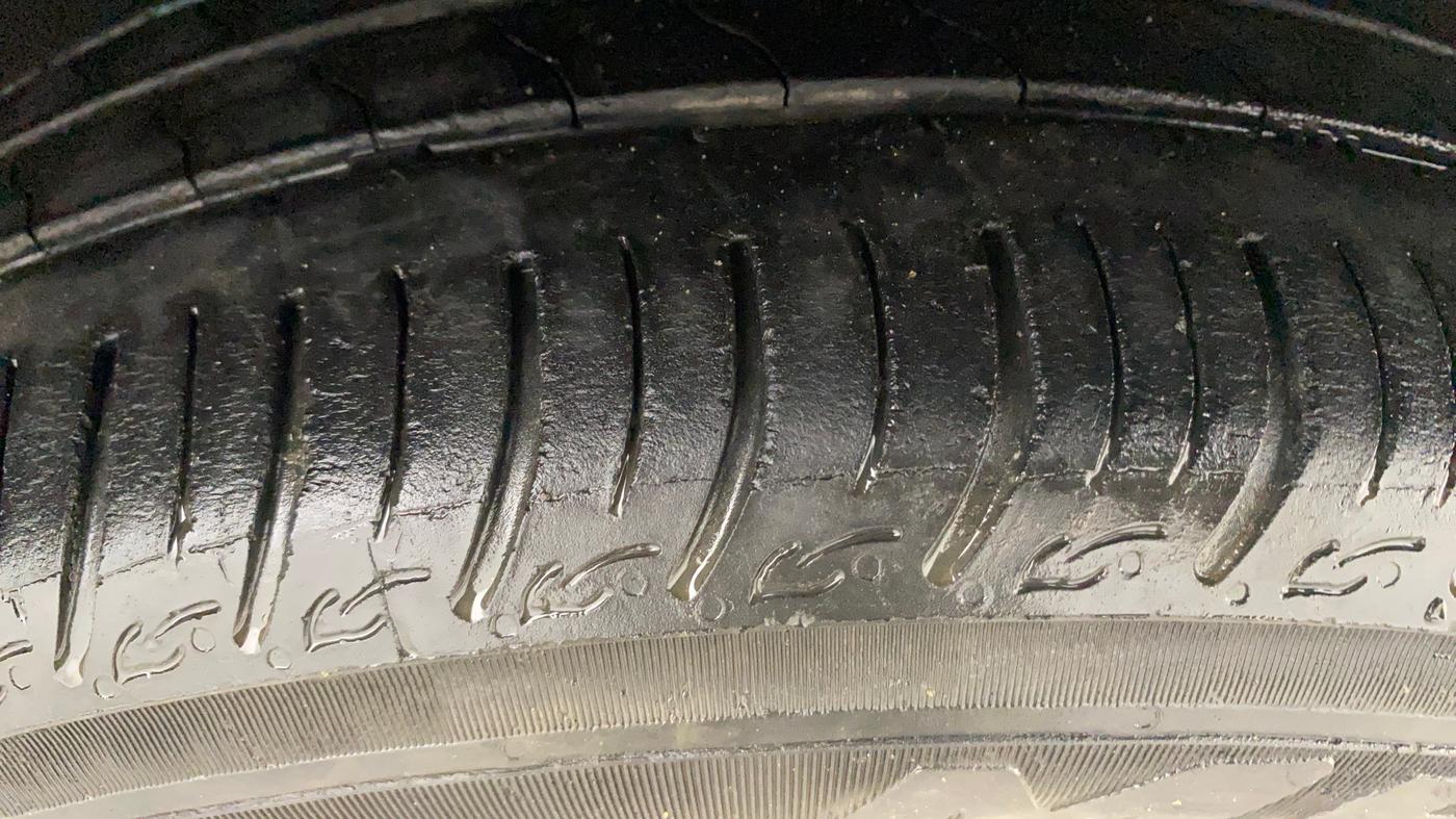 2016 Tata Tiago XZ PETROL, Petrol, Manual, 65,245 km, Right Front Tyre Tread