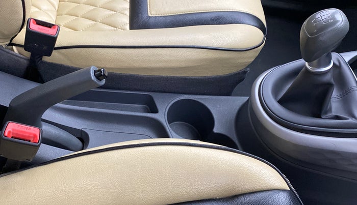 2020 Hyundai GRAND I10 NIOS CORPRATE EDITION 1.2 CRDI MT, Diesel, Manual, 42,008 km, Gear Lever