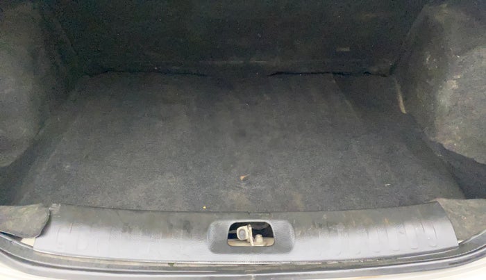 2014 Maruti Swift Dzire VDI, Diesel, Manual, 1,06,369 km, Boot Inside
