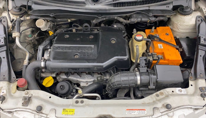 2014 Maruti Swift Dzire VDI, Diesel, Manual, 1,06,369 km, Open Bonet