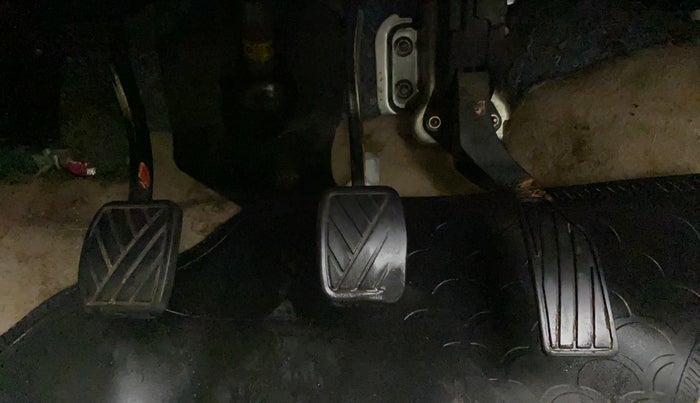 2014 Maruti Swift Dzire VDI, Diesel, Manual, 1,06,369 km, Pedals