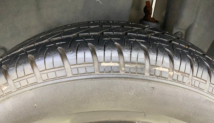 2015 Maruti Swift Dzire VXI, Petrol, Manual, 55,839 km, Left Rear Tyre Tread