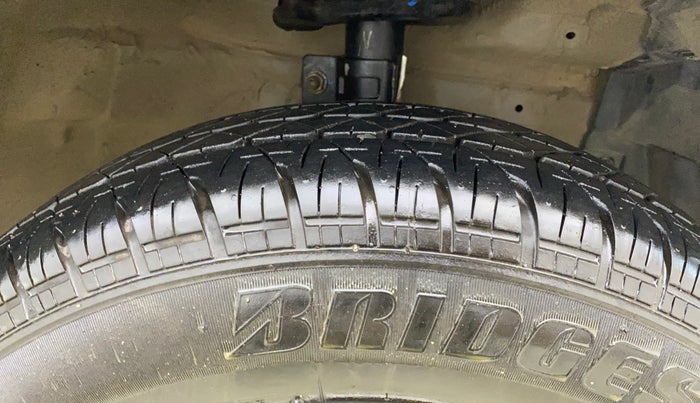 2015 Maruti Swift Dzire VXI, Petrol, Manual, 55,839 km, Right Front Tyre Tread