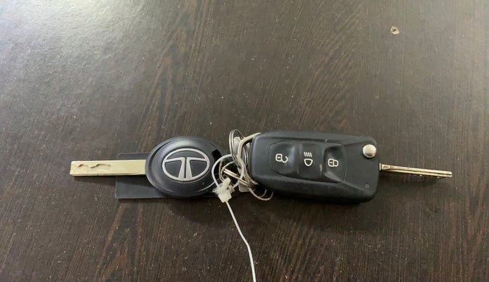 2022 Tata Tiago XZ PLUS CNG, CNG, Manual, 39,577 km, Key Close Up