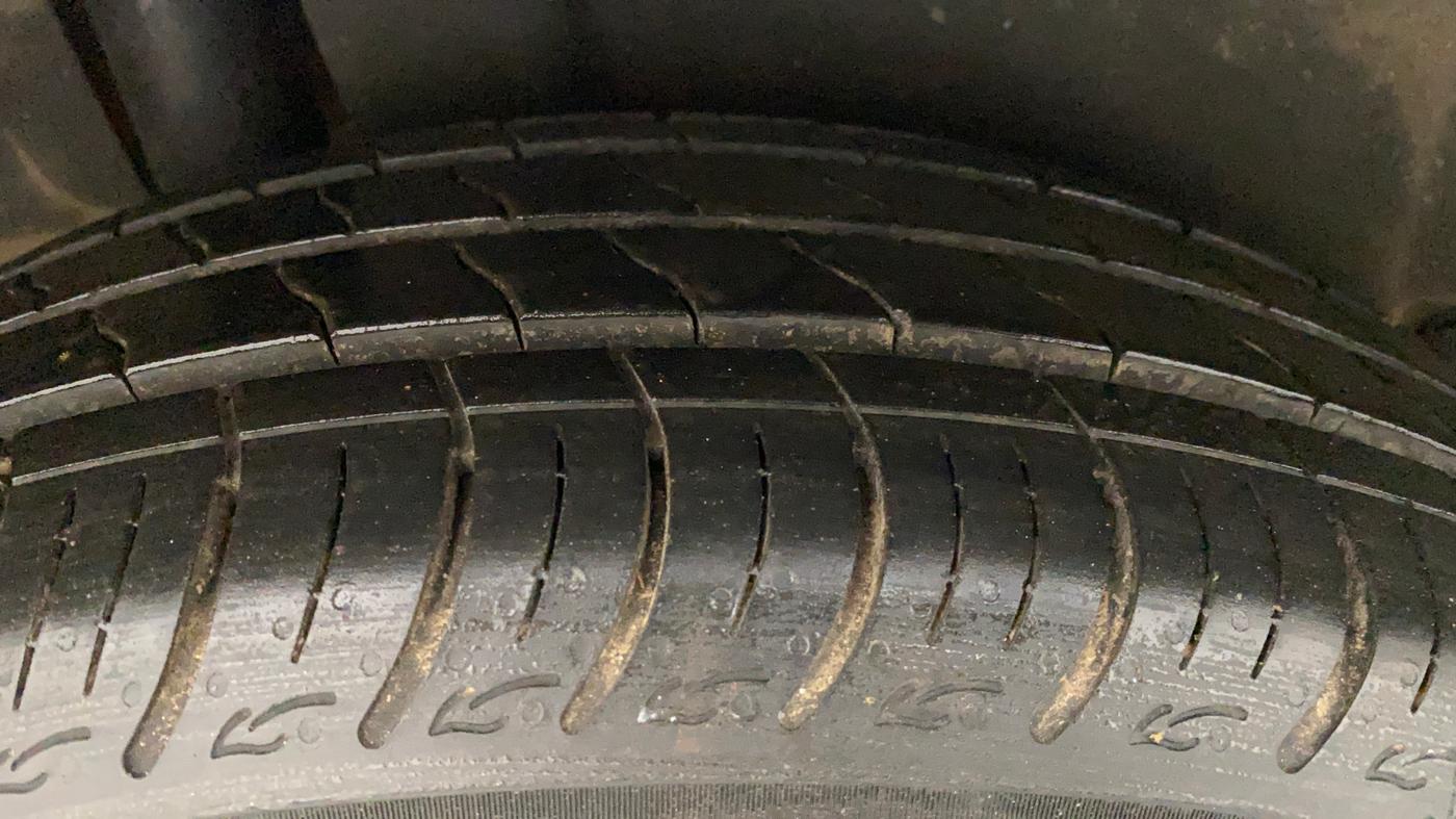 2016 Maruti Ertiga VDI SHVS, Diesel, Manual, 94,438 km, Right Rear Tyre Tread