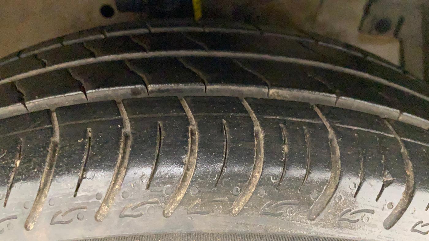 2016 Maruti Ertiga VDI SHVS, Diesel, Manual, 94,438 km, Right Front Tyre Tread