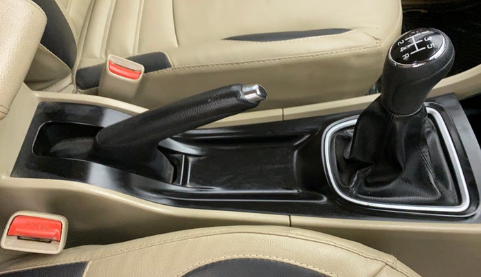 2016 Maruti Ciaz VXI PLUS, Petrol, Manual, 64,560 km, Gear Lever