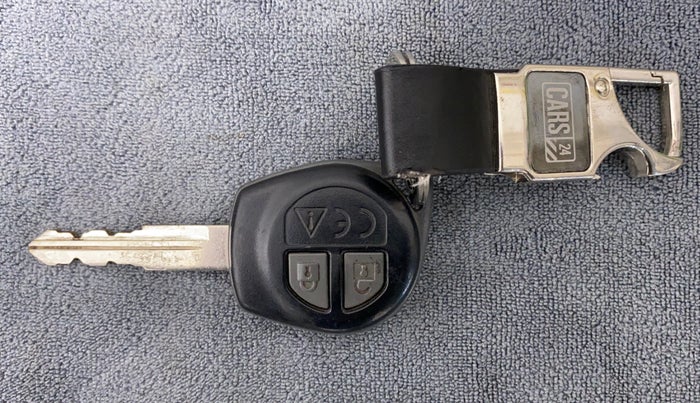 2016 Maruti Ciaz VXI PLUS, Petrol, Manual, 64,560 km, Key Close Up