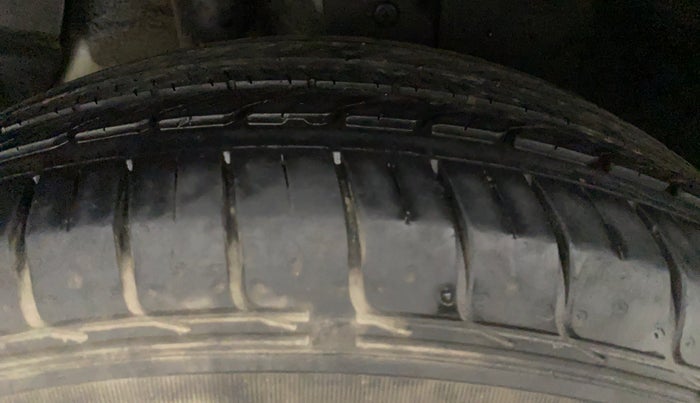 2016 Hyundai Creta E PLUS 1.6 PETROL, Petrol, Manual, 28,241 km, Right Rear Tyre Tread