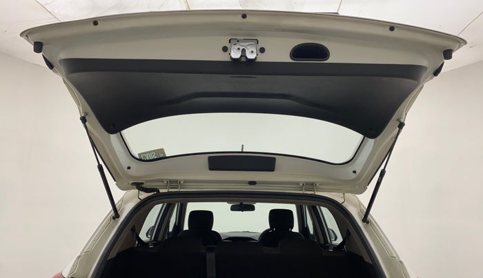 2016 Hyundai Creta E PLUS 1.6 PETROL, Petrol, Manual, 28,241 km, Boot Door Open