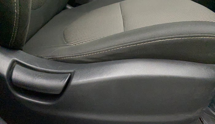 2016 Hyundai Creta E PLUS 1.6 PETROL, Petrol, Manual, 28,241 km, Driver Side Adjustment Panel