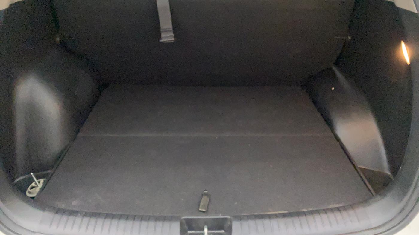 2016 Hyundai Creta E PLUS 1.6 PETROL, Petrol, Manual, 28,241 km, Boot Inside