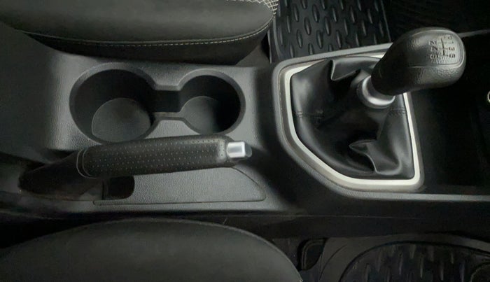 2016 Hyundai Creta E PLUS 1.6 PETROL, Petrol, Manual, 28,241 km, Gear Lever