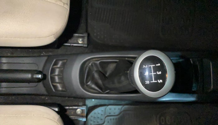 2018 Maruti Wagon R 1.0 VXI, Petrol, Manual, 29,765 km, Gear Lever