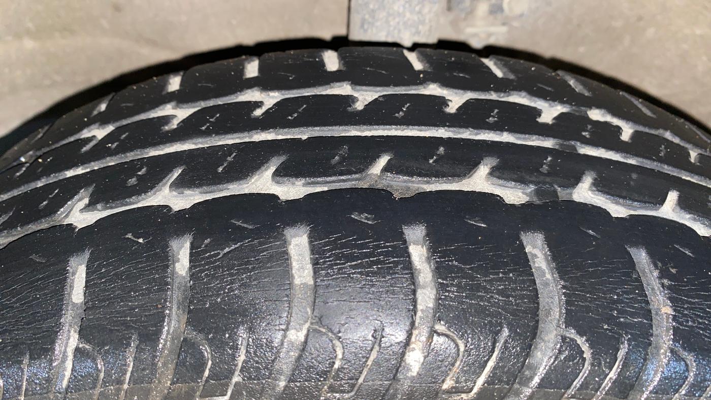 2018 Maruti Wagon R 1.0 VXI, Petrol, Manual, 29,765 km, Left Front Tyre Tread