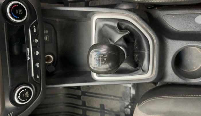 2017 Hyundai Creta SX PLUS 1.6 PETROL, Petrol, Manual, 70,805 km, Gear Lever