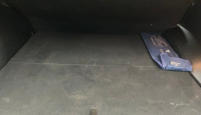 2017 Hyundai Creta SX PLUS 1.6 PETROL, Petrol, Manual, 70,805 km, Boot Inside