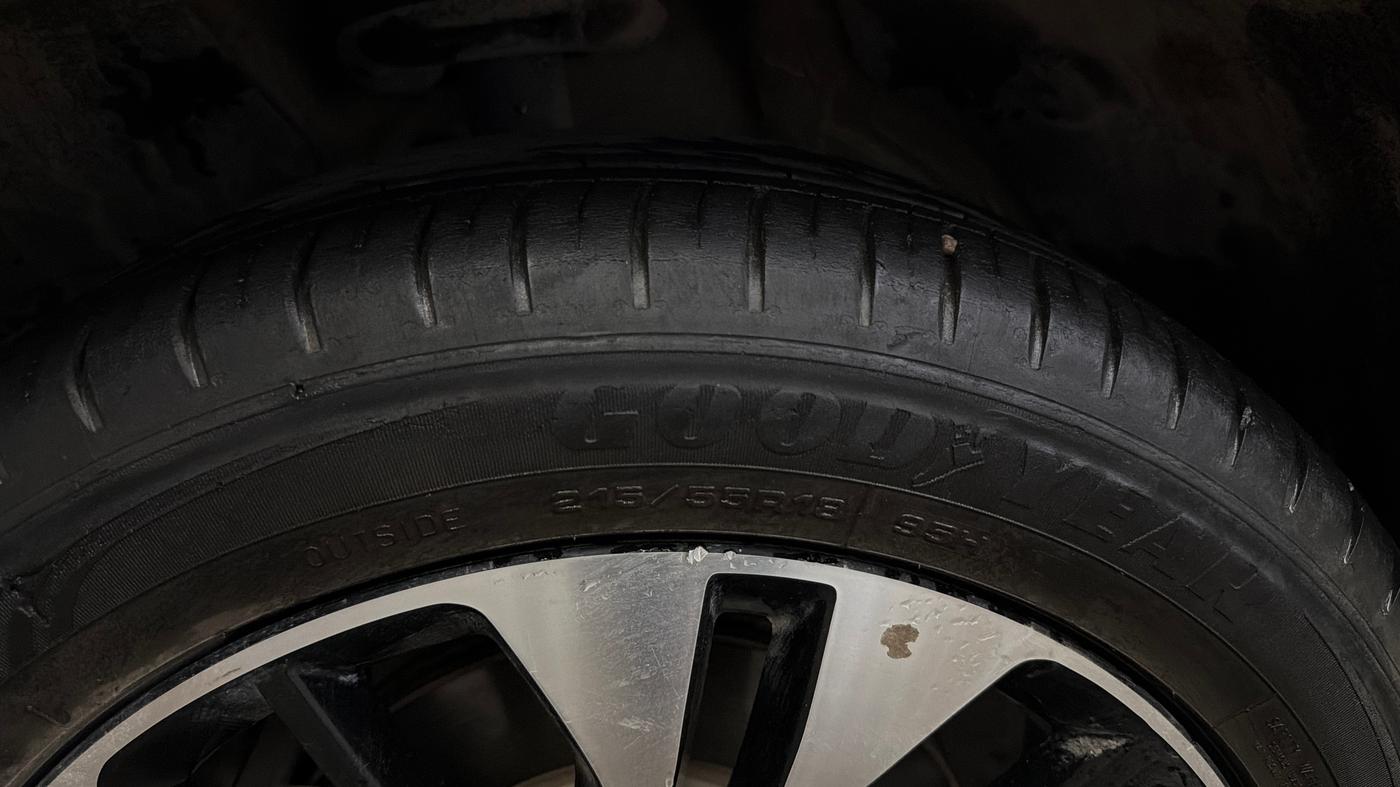 2023 MG HECTOR PLUS SHARP PRO 2.0 TURBO DIESEL 7 STR, Diesel, Manual, 49,348 km, Left Front Tyre Tread