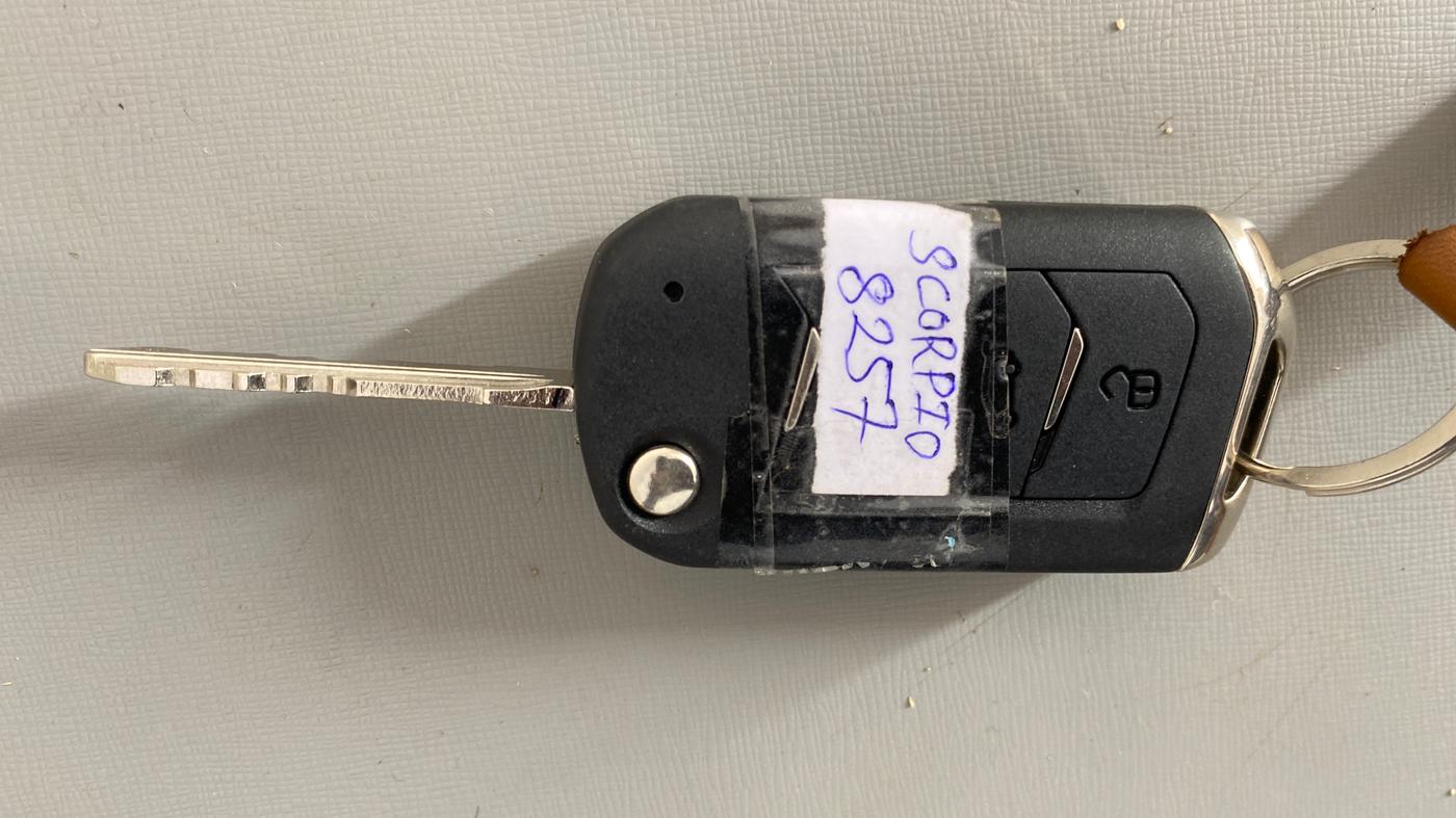 2023 Mahindra SCORPIO-N Z8 PETROL AT 7 STR, Petrol, Automatic, 7,560 km, Key Close Up