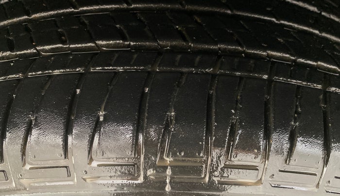 2023 Mahindra SCORPIO-N Z8 PETROL AT 7 STR, Petrol, Automatic, 7,472 km, Left Front Tyre Tread