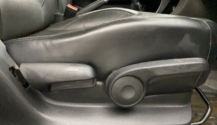 2015 Maruti Ciaz ZDI+ SHVS RS, Diesel, Manual, 96,967 km, Driver Side Adjustment Panel