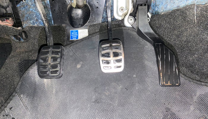 2015 Maruti Ciaz ZDI+ SHVS RS, Diesel, Manual, 96,967 km, Pedals