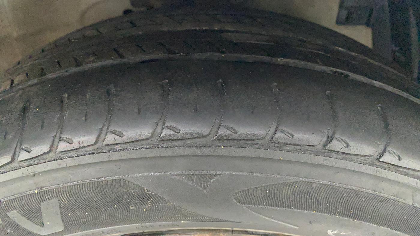 2012 Maruti Ertiga VDI ABS, Diesel, Manual, 1,18,025 km, Right Front Tyre Tread